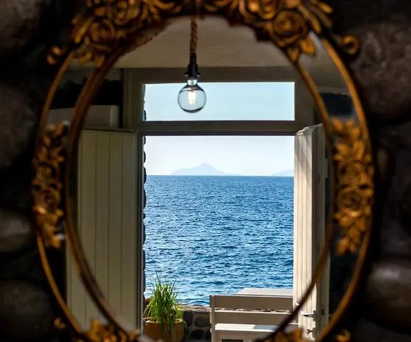 Black Bay Caves Akrotírion