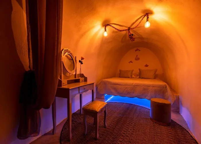 Black Bay Caves Apartment *