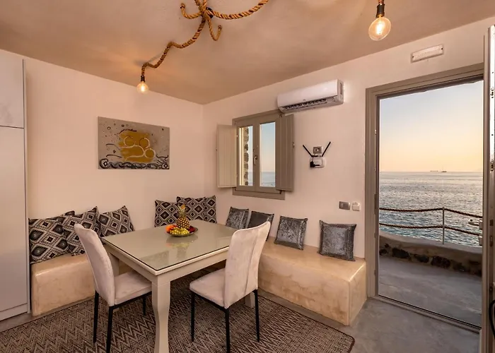 Black Bay Caves Apartment