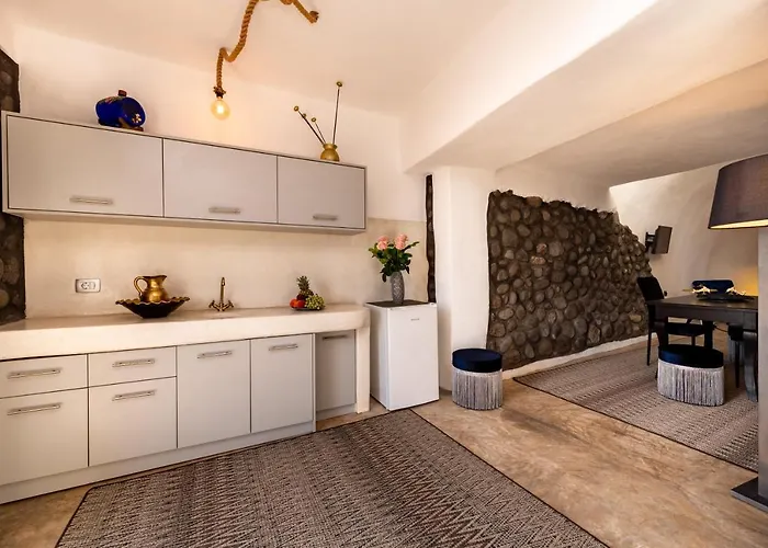 Black Bay Caves Akrotiri (Santorini)