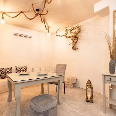 Black Bay Caves Akrotírion